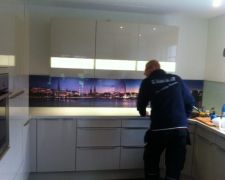 Küchenschild: Wunschmotiv hinter Glas